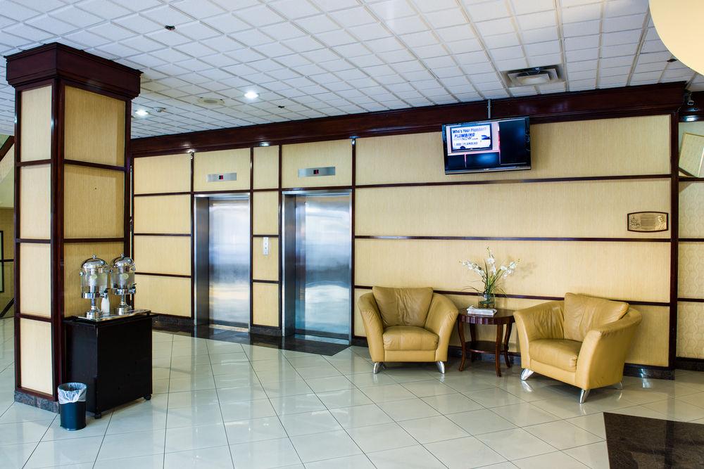 Four Points By Sheraton Windsor Downtown Exterior foto
