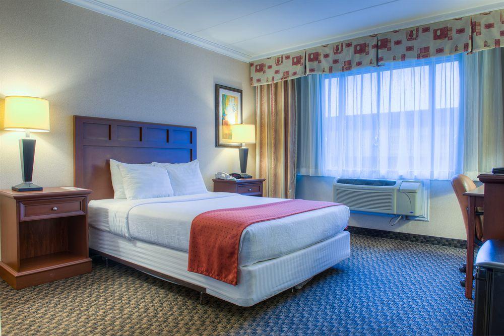 Four Points By Sheraton Windsor Downtown Exterior foto